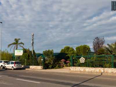 Ci spostiamo ora su via Giulio Petroni, dove tra i quartieri Carrassi e Carbonara si trova �Esecuzione Verde� del 62enne Antonio Lavermicocca, titolare dell�attivit� nonch� fratello di Michele Lavermicocca